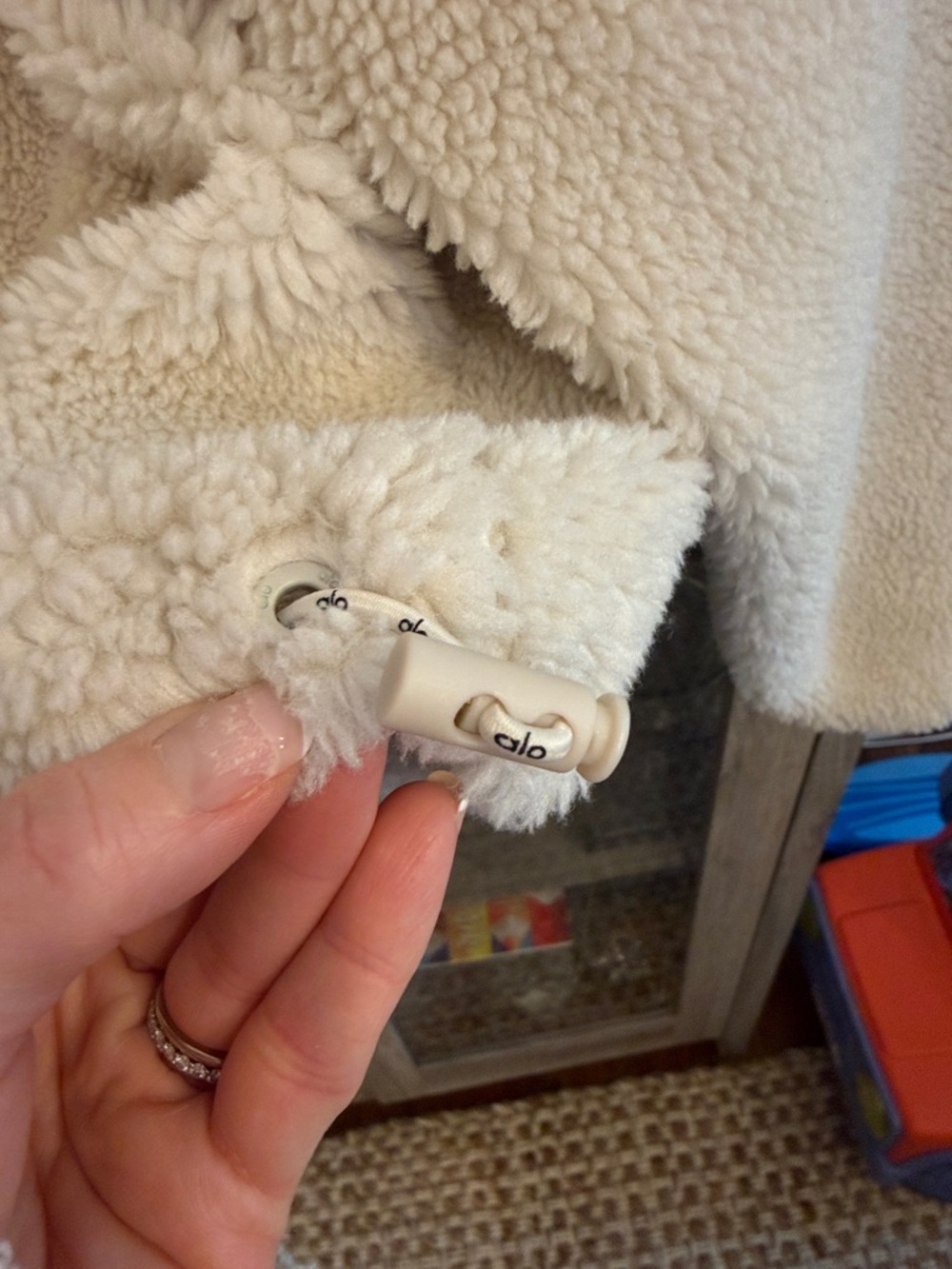 ALO Yoga Cream Sherpa Fleece Jacket - Picture 5 of 6